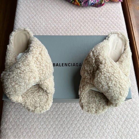 NEW Balenciaga Drapy Shearling Slide Sandals 40.5/10.5 - Picture 4 of 14